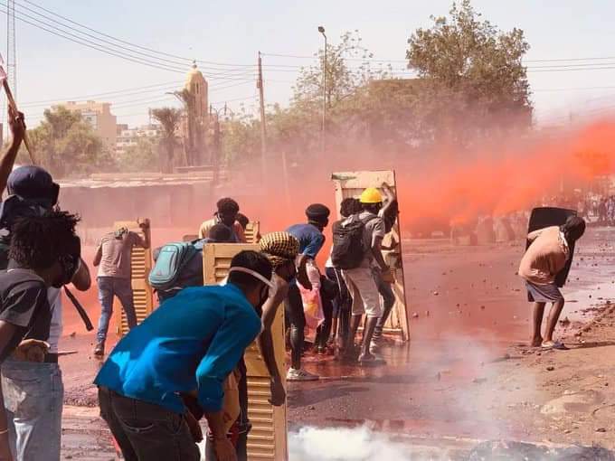 SUDTwittUN's tweet photo. شروني النضال 🔥🔥✊

#مليونية14مارس
#مدن_السودان_تنتفض
#SudanCoupCrimes https://t.co/zTk2oDX8q7