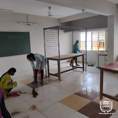 sigmauniindia's tweet photo. On March 11, #SigmaInstitutes commemorated #Maharaja #Sayajirao #Gaekwad 3’s 159th birthday in its constituent colleges and schools with #SwachhtaAbhiyaan. Here are a few glimpses from @Sigmaphysio

#CleanCampus @SwachhBharatGov @MyGovIndia @VMCVadodara https://t.co/uGHE1Qm2EY