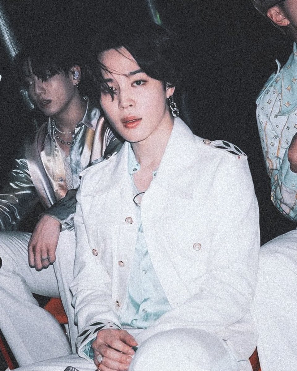 JMVfiilms's tweet photo. this taehyung                         this jimin https://t.co/PsTnnleK4V