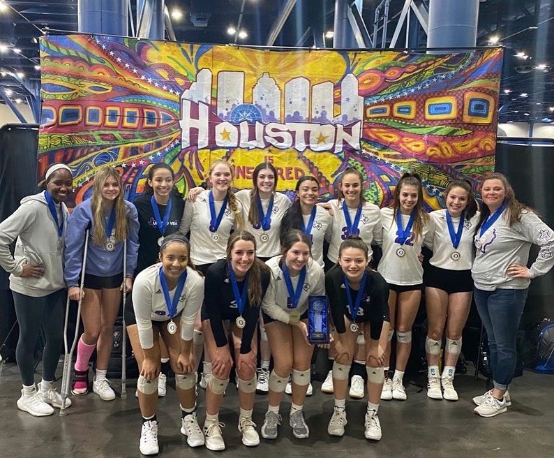 We are so very proud of United 16 Purple 💜🏐🥇 Undefeated 1st place finish at Houston Cross Court Classic in the 16 OPEN division. Way to go!! 🏆🏐🙌 #unitedvba #unitedfamily #letsEAT