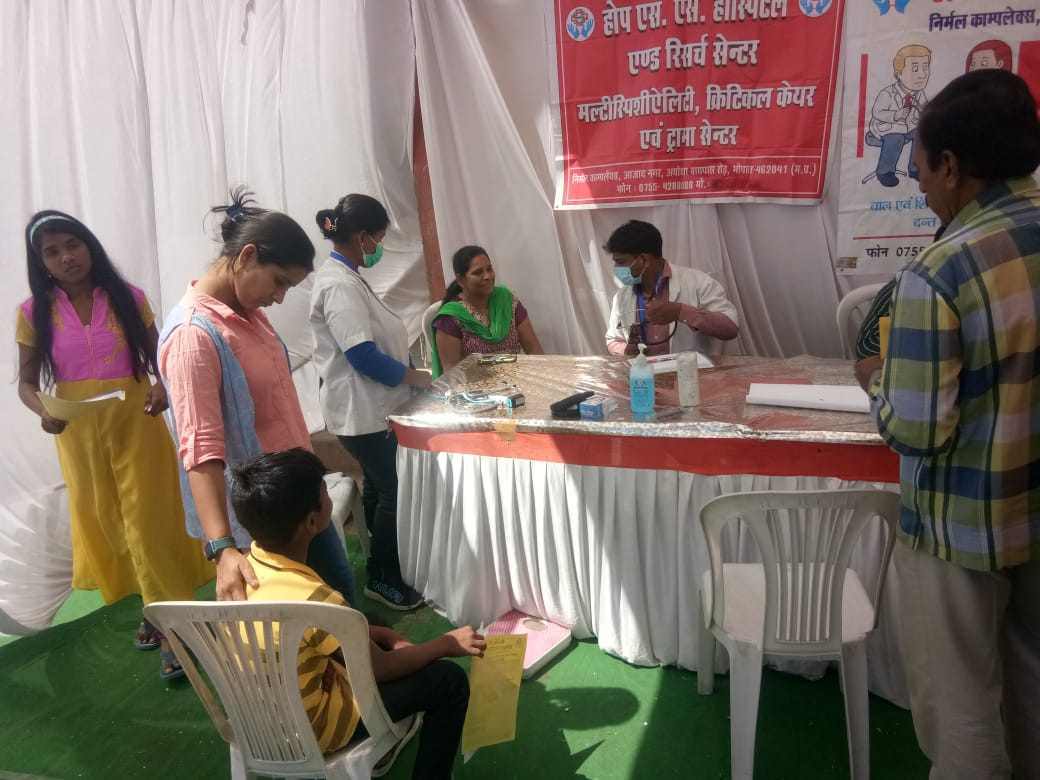 sympathy4_india's tweet photo. SYMPATHY's 35th Medical Camp
सिम्पैथी फाउण्डेशन और होप एस. एस. हॉस्पिटल &amp; रिसर्च सेंटर के संयुक्त तत्वाधान से फ्री मेगा मेडिकल कैम्प लगाया गया। साथ‌‌ में वोटर आई डी, ई-श्रम कार्ड और केन्द्रीय विद्यालय का फार्म भी भरा गया। https://t.co/jJpOy9UjPw