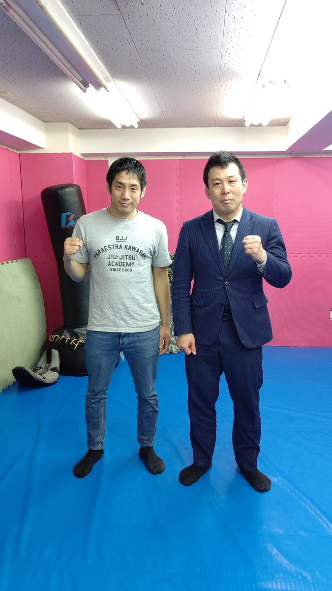 el_ueda's tweet photo. 1年ぶりに出稽古&打ち合わせ
自分はスゲー強くなった!と過信してた…
三角絞めの名手 長谷川先生と。
#SKeep
#黒帯昇格パーティーの司会します https://t.co/898aOugvmg