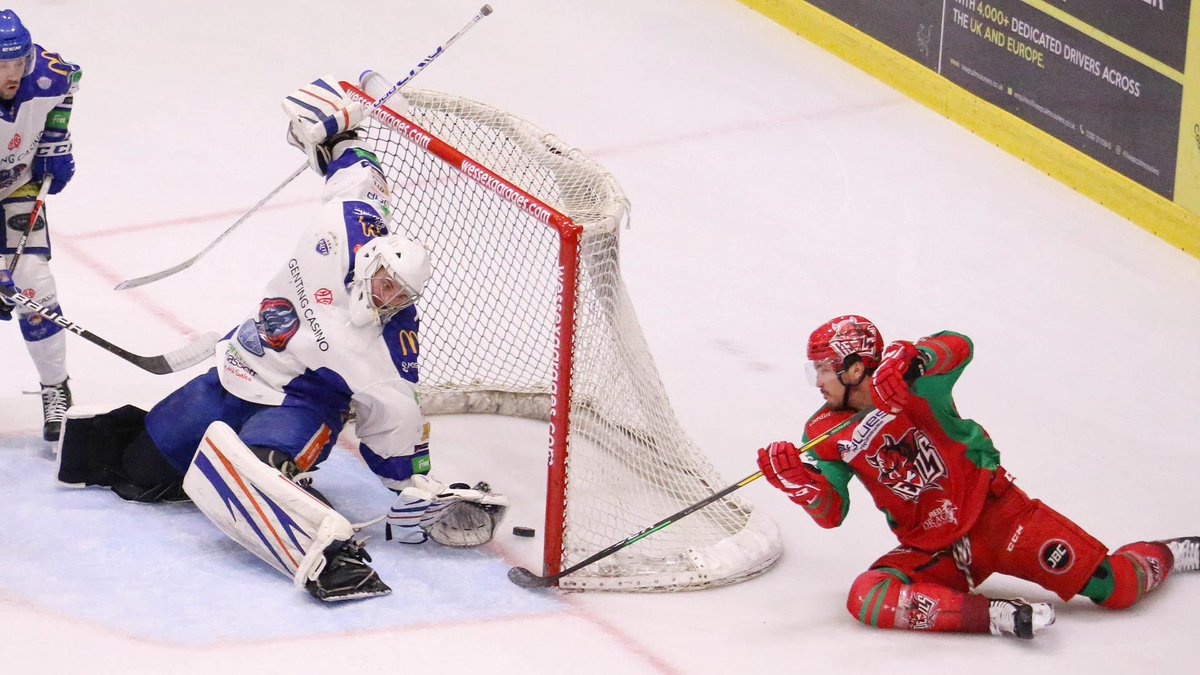 cardiffdevils's tweet photo. Don’t mind if I do 😈👌 https://t.co/3sxyQEEm72