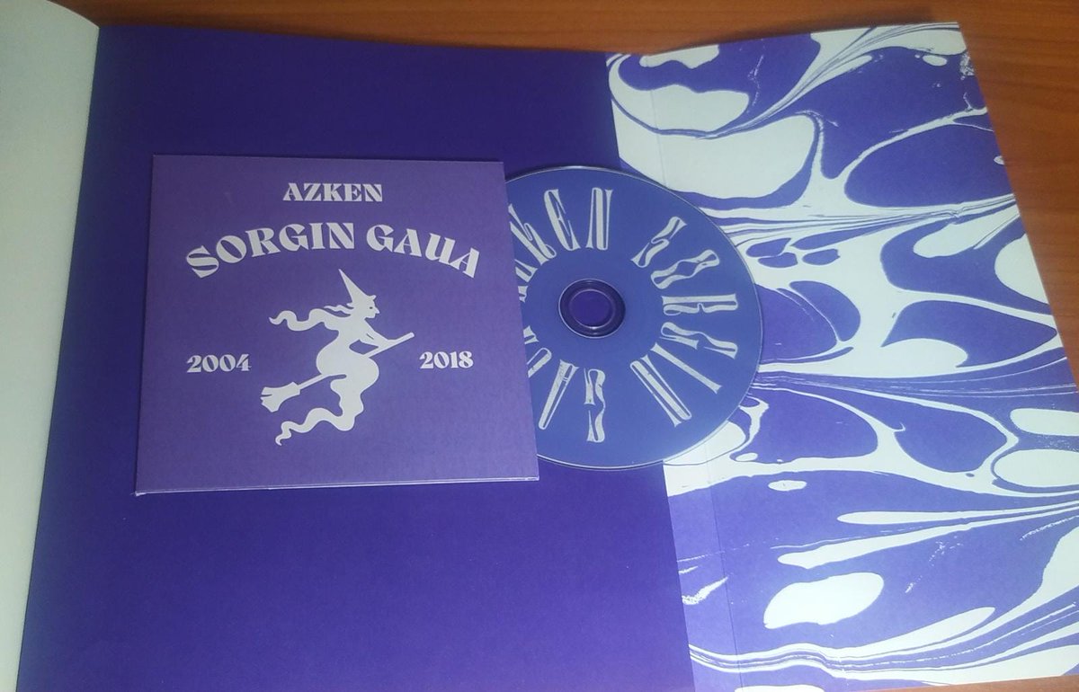 Sorginkale's tweet photo. Gaur 17:00tik 20:00ra irekita.
Hoy abrimos de 5 a 8.
San Isidro kalea, 2, Zizur Nagusia.
A la venta (12€) doculibro "Sorgin Gaua" dokuliburua salgai (12€). https://t.co/9L385d7olx