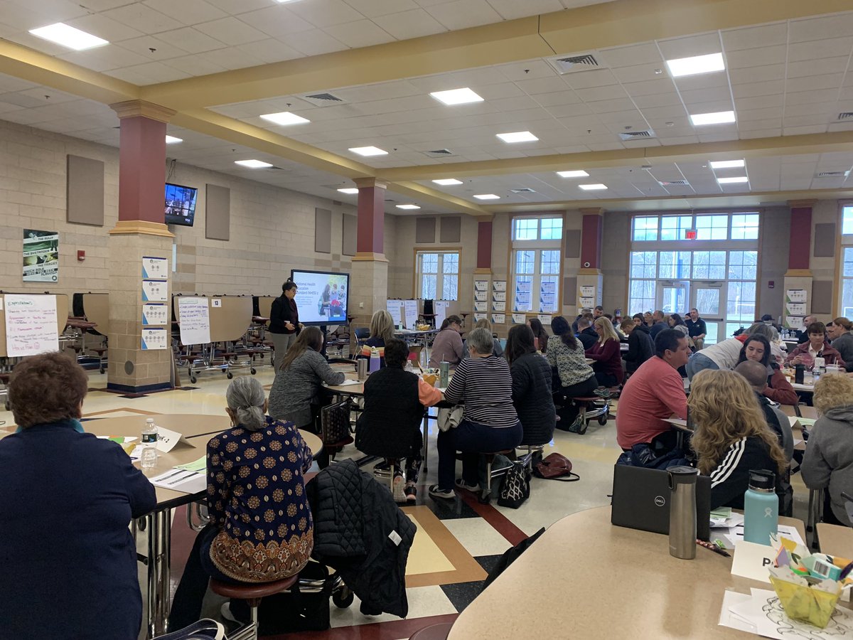 Cairnguidance's tweet photo. Raisa from @RMCHealthPD introducing #NHES 2, #analyzeinfluences Participants will take a deep dive into the steps & sub steps of this skill standard at their grade span! #rihealthed #healthed #healtheducation https://t.co/oRewarfHMv