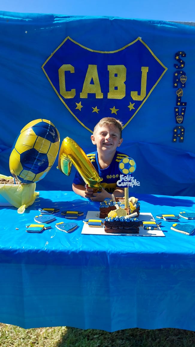 Si adivinan de que cuadro es hincha, se lo llevan de premio💙💛💙
<a href="/BocaJrsOficial/">Boca Juniors</a>...