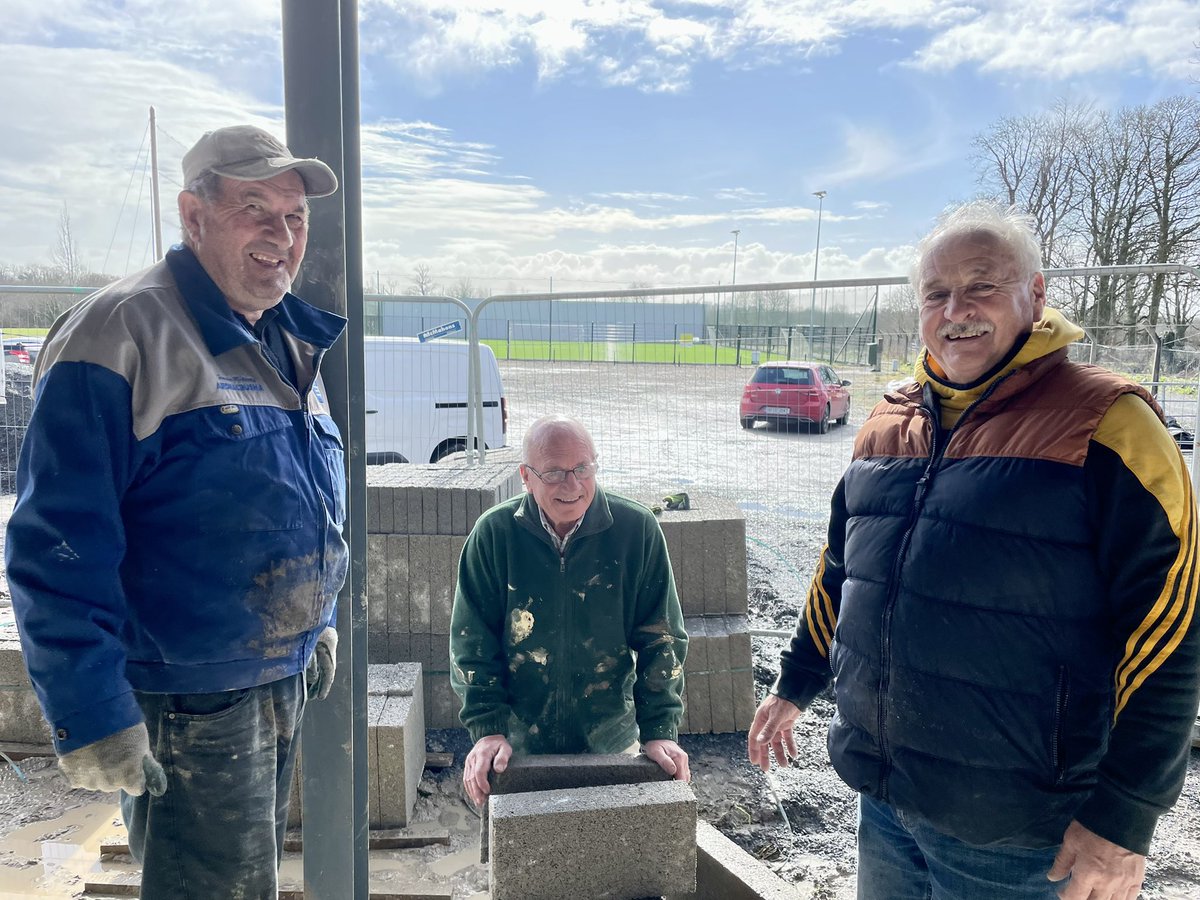 clonlaragaaclub's tweet photo. There’s great progress being made on the building work at our lower pitch💛🖤💙Our development pledges are going to make this vital building project a reality for our clubs & community; thank you to all our volunteers & supporters
#godblessthework
#clubisfamily
#driveontogether https://t.co/DKcGsiMb3h