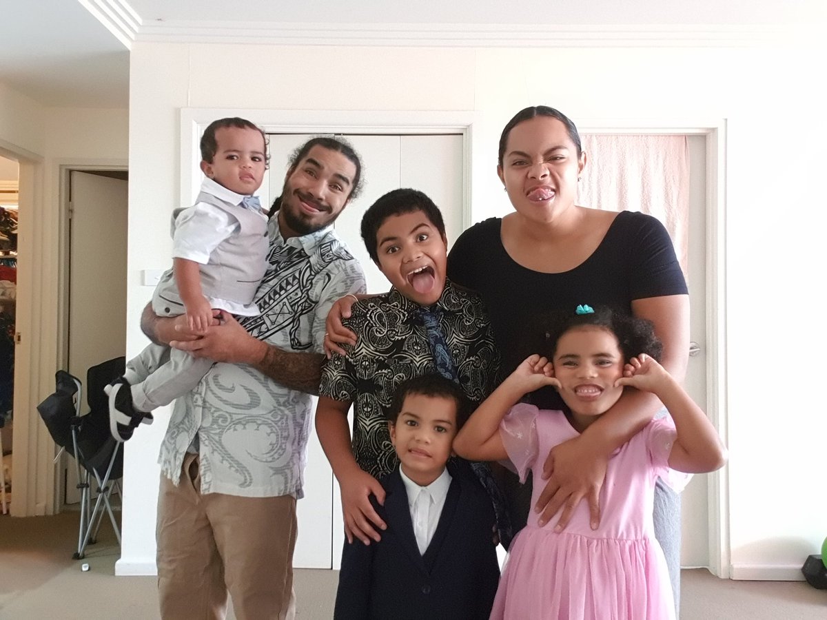 TheRealDjRumble's tweet photo. My world 🌎

The woman I love with my four beautiful children 🥰💜 https://t.co/M53LKvJSPE
