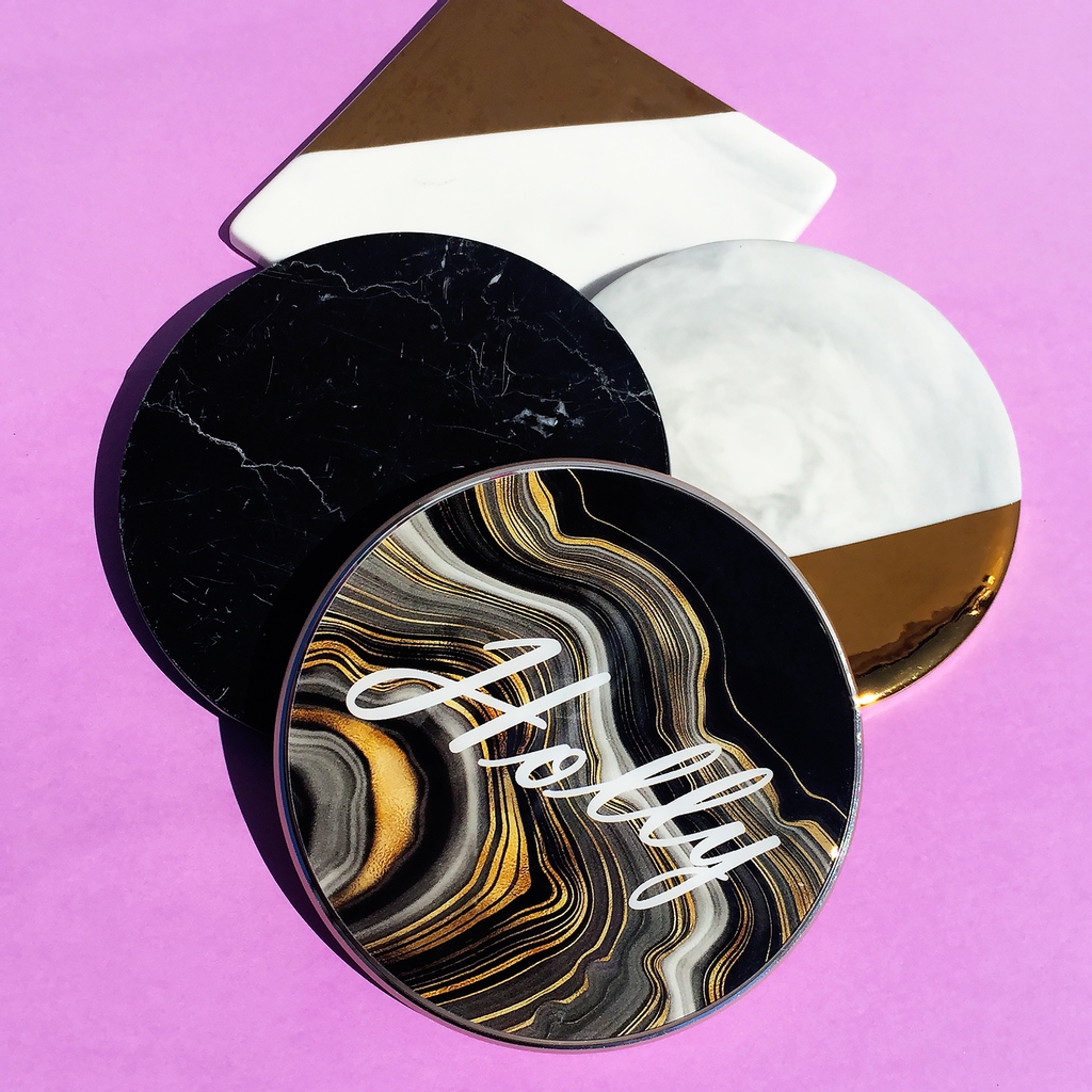 hanohanogram's tweet photo. Our wireless chargers have an anti-slip design.This, you can assure that your phone will not be at risk while using this. Grab one now!⁠

https://t.co/tSovhdWpZE
⁠
#hanogram #hanogramcase #wirelesscharger #marble #iphone13 #iphone13pro #iphone13promax https://t.co/zV6hoql5Jy