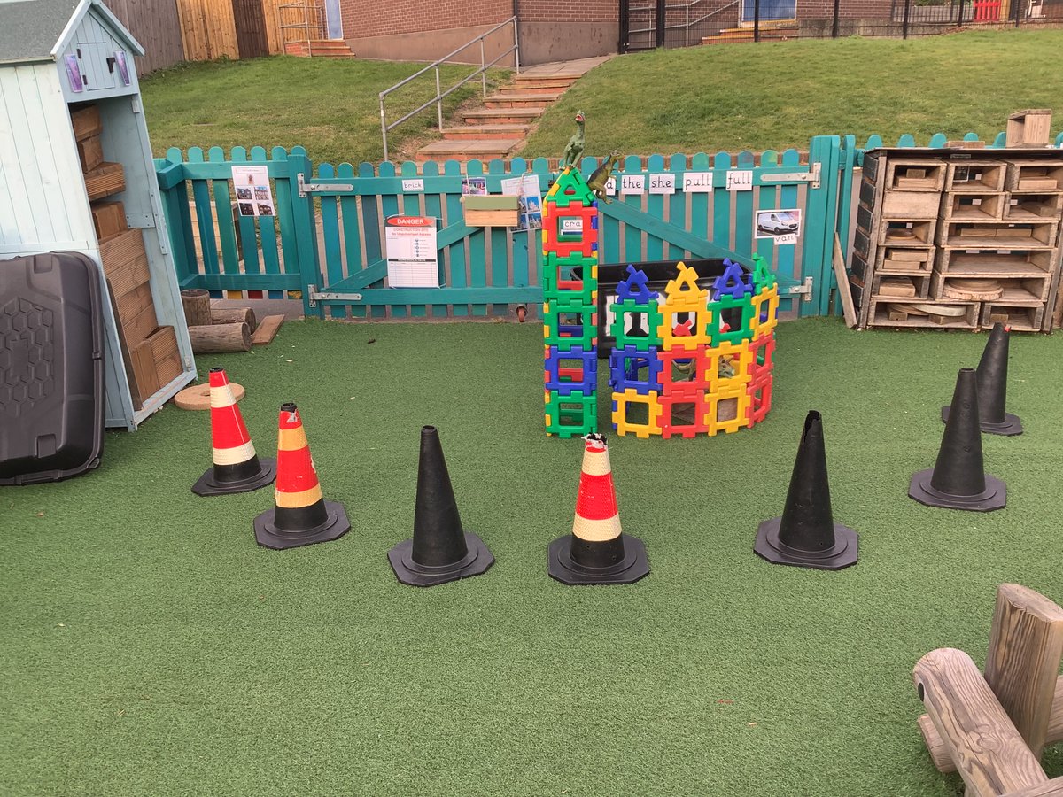 Peareswood_EYFS's tweet photo. The outside area was a huge hit last week! 

Check out the lovely activities the children engaged in. 

#earlyyears #outsidearea https://t.co/nJaUEcvKDA