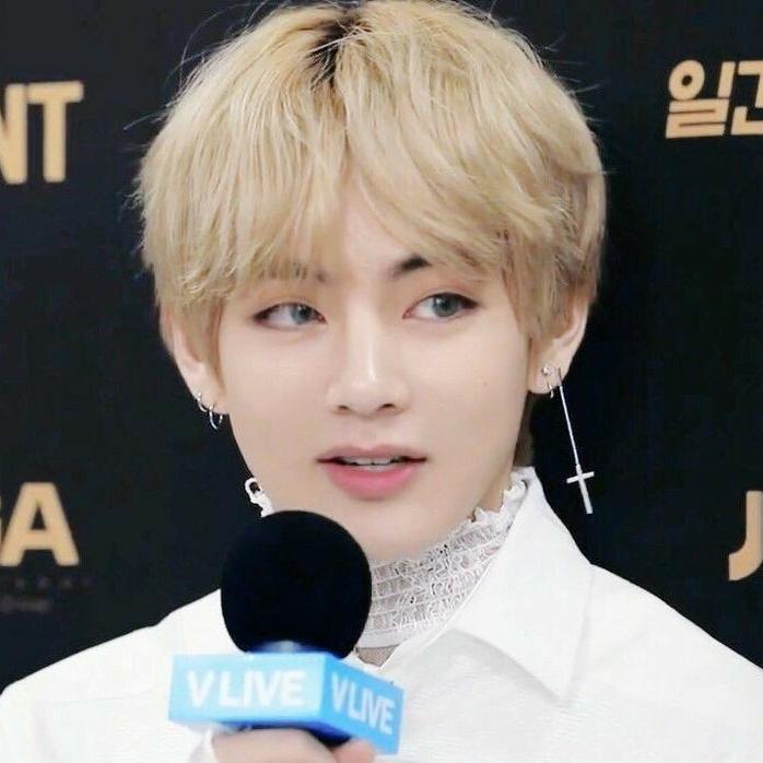 yourxnr's tweet photo. DNA รี                             Fake love  เฟบ https://t.co/pOhFh58a8C
