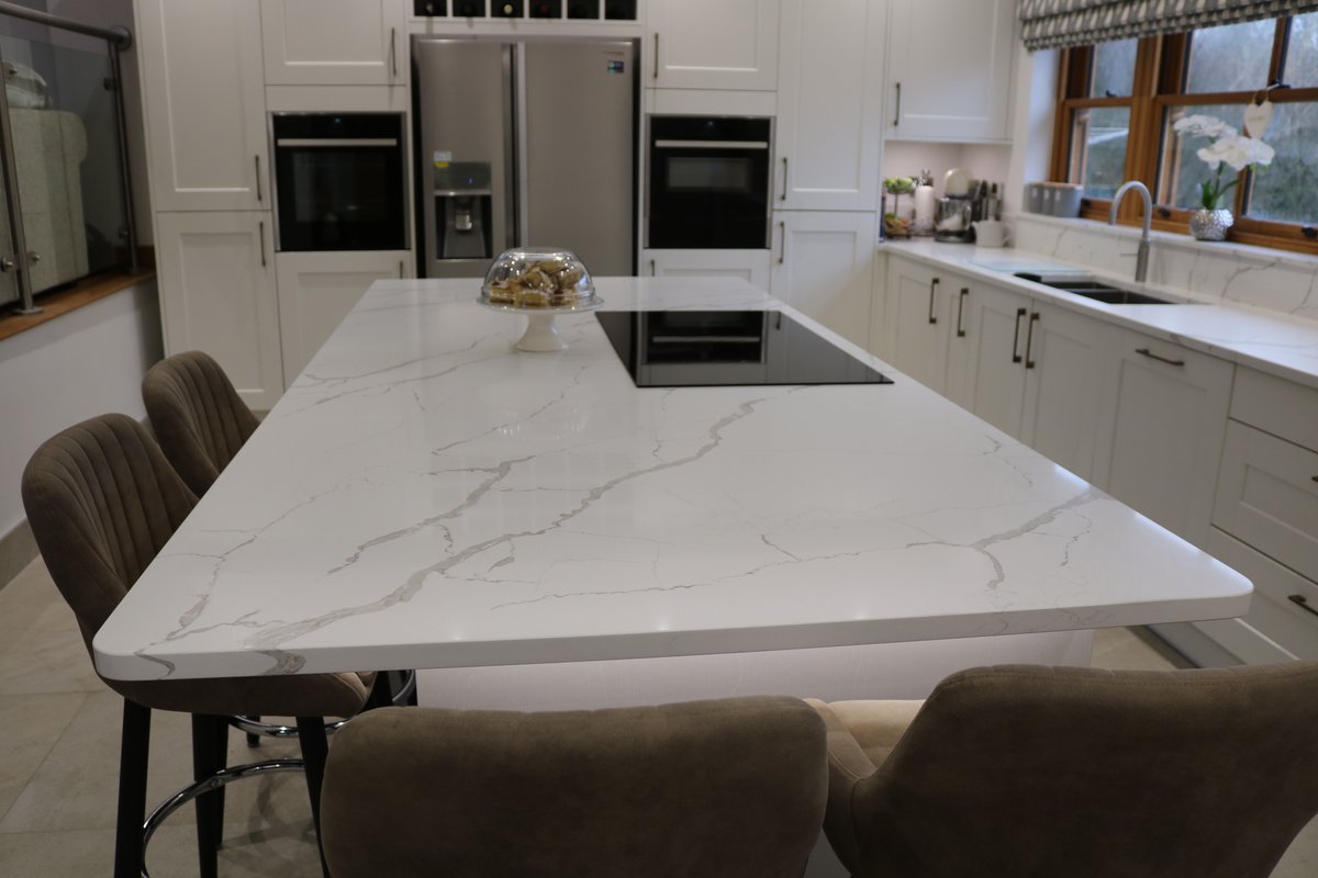 CreativeInterDE's tweet photo. We can’t get enough of this dreamy kitchen we helped create earlier this year with #WorldOfMarble. Whether it’s sleek and stylish or bright and bold, we can transform your space into somewhere you’ll love forever! 

📷 by World Of Marble https://t.co/zh7Ax6gYS5