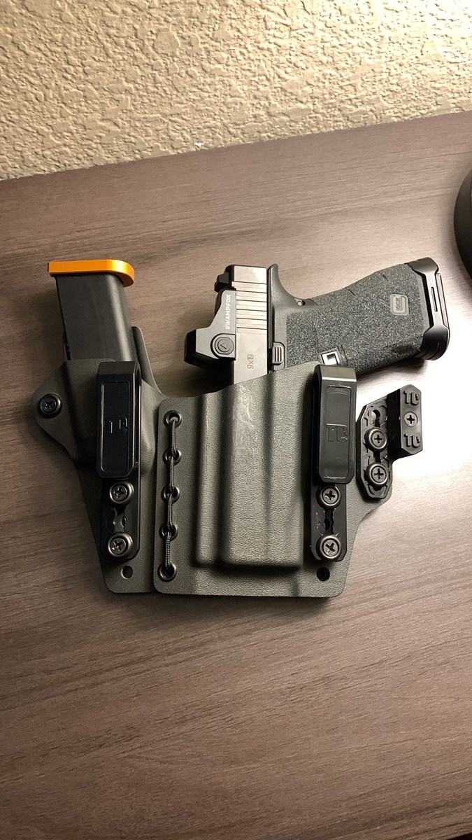 I’ve been carrying this for a year now, one of my favorite handguns with a great holster. #Glock #43x