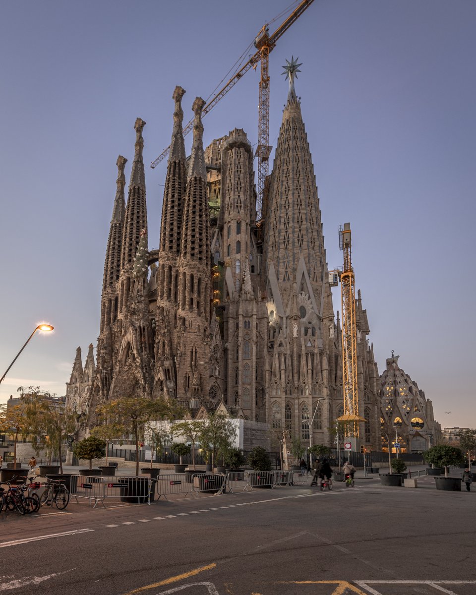 sagradafamilia's tweet photo. Gaudí, through architecture, wanted to share the evangelical message and bear witness to the presence of the Church around the world. https://t.co/IFz48P2PqA