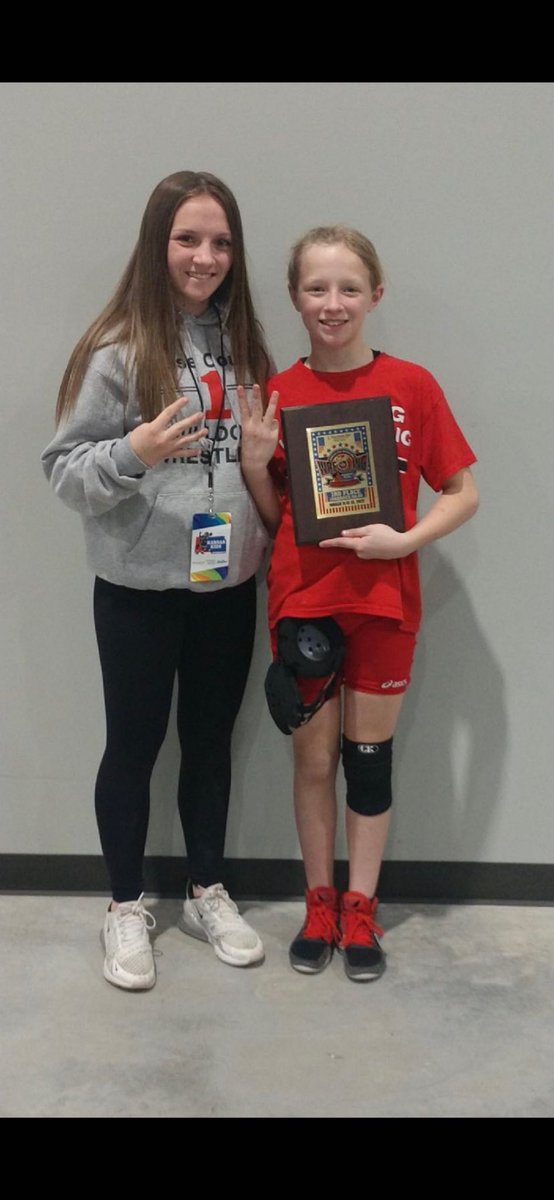 CoachBudke's tweet photo. These two cousins showed incredible toughness this weekend.  @Kinzierogers2 finished 4th after a 3 match in 25 minute stretch. Lahna Passmore finished 3rd completing a 7-1 weekend.  Great ambassadors for our program and what we do in The County.  #TCW @kwcaonline @sportsinkansas https://t.co/DMTNu6I4xi