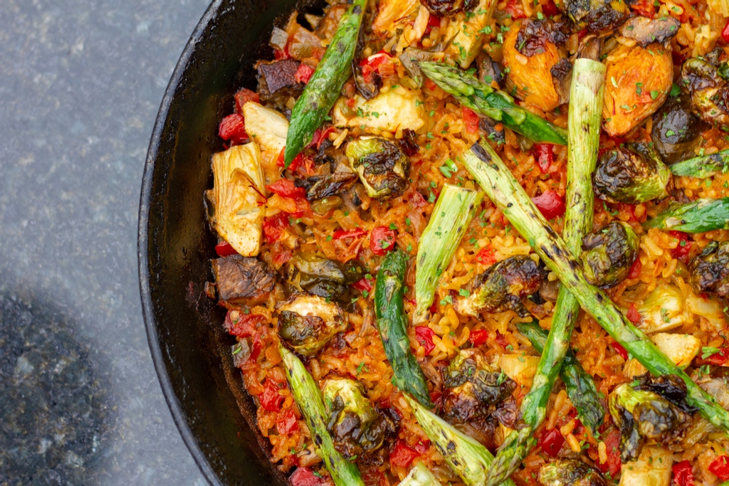 #MeatlessMonday cravings 😋 Today through Thursday we are opening at noon for #lunch! Come join us to feed all of your #cravings. #orlando #orlandofoodie #orlandolunch #idrive