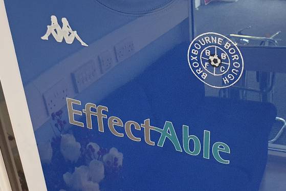 Effectable tweet media
