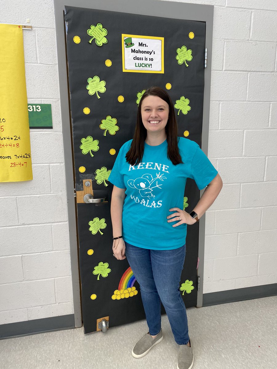 Congratulations to Mrs. Mahoney, our 2022-2023 teacher of the year!! 🎉