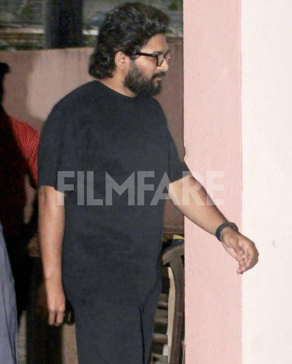 filmfare's tweet photo. #AlluArjun was clicked outside #SanjayLeelaBhansali’s office. https://t.co/mf7KxesWdv