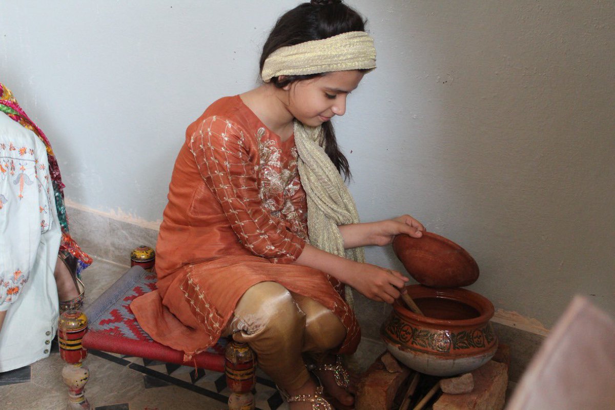 uzmish's tweet photo. " ودھائیاں جی ودھائیاں!" #پنجاب #Punjab #culture 
اج  #اسلامک فاونڈیشن سکول چک جھمرہ وچ پنجابی رہتل دا دیہاڑا بڑے جذبے،  پیار تے شوقاں نال منایا گی- https://t.co/mARs3U4lj9