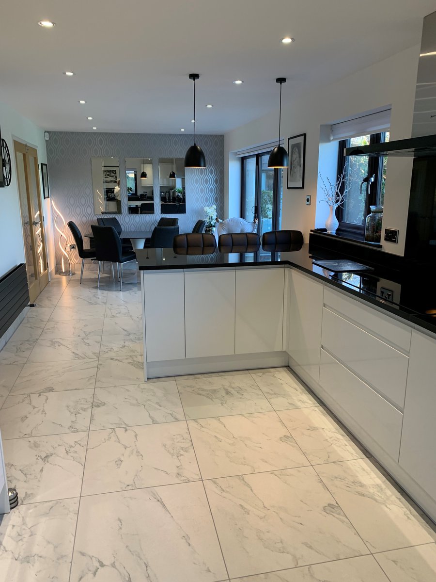 We love it when a project comes together✨

This contemporary kitchen, including @NEFFHomeUK ovens, we fitted for one of our customers is a great example of open plan living, effortlessly balancing style with functionality. It’s the perfect space!