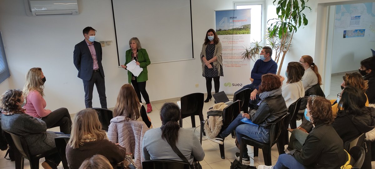 FlorianeAlfredo's tweet photo. La Femina Week @suez a pris fin sous le vent de @villebarcares Pas moins de 17 participantes ont découvert le métier de technicien(ne) de traitement sur la step. @MartineGisolo , marraine de l'événement leur a précisé son engagement dans la lutte pour la féminisation des métiers. https://t.co/mf5mkUGPWK