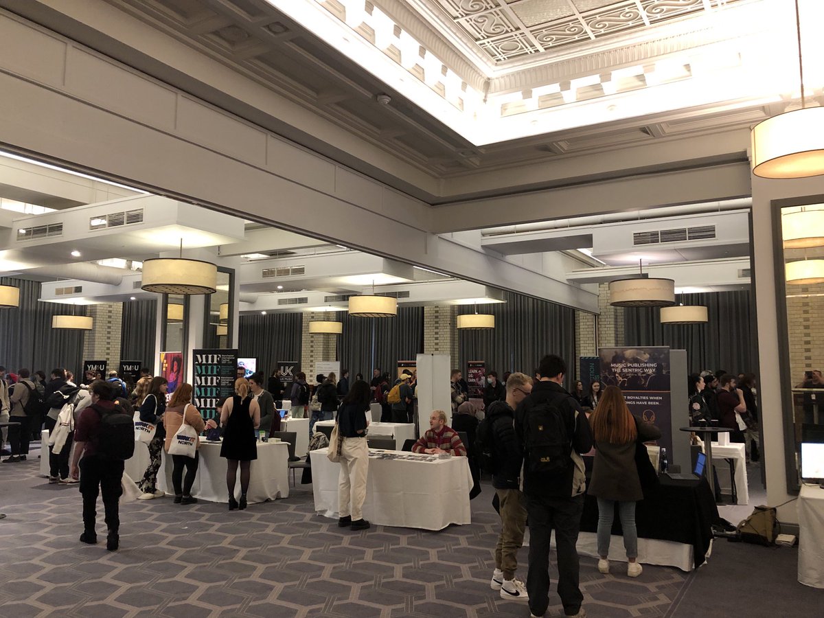 UK_Music's tweet photo. Great to be in #Manchester today for our #MAP member ⁦@BIMM_Institute⁩ #WRKiT event. Loads of great chats with students &amp; grads on what our members do &amp; how they can get involved. #talentpipeline #music #musiccareers #creativecareers https://t.co/gTPT1ev9gL