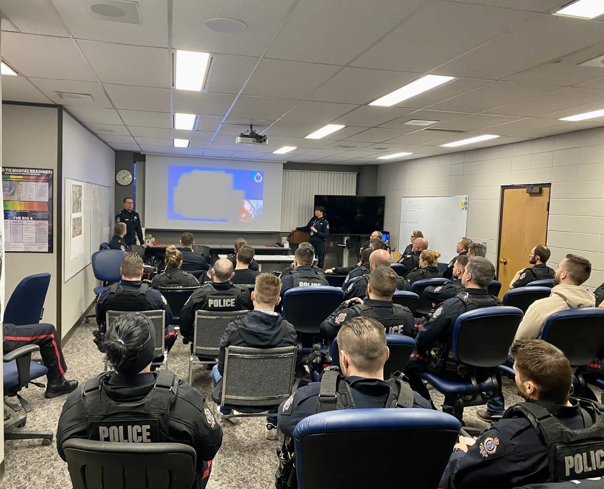 evanbrayshow's tweet photo. Great to be able present and train in person again. Our @reginapolice members have regular training/conversations where job performance is enhanced and equally as important, the frontline members are able to help us understand their challenges! #positivestepsforward #learning https://t.co/XeXP7jR7BR