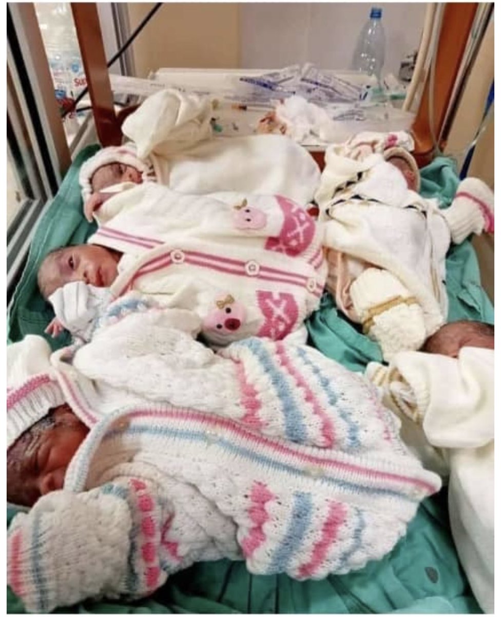 DrManaouda's tweet photo. Mes félicitations à notre brave compatriote qui vient de donner naissance à 5 bébés en bonne santé à l’Hôpital Général de Yaoundé. Bravo au corps médical dont le rôle a été déterminant à cet effet. J’ai prescrit au DG, une prise en charge gratuite jusqu’à leur sortie de l’hôpital https://t.co/sr73h7y95q