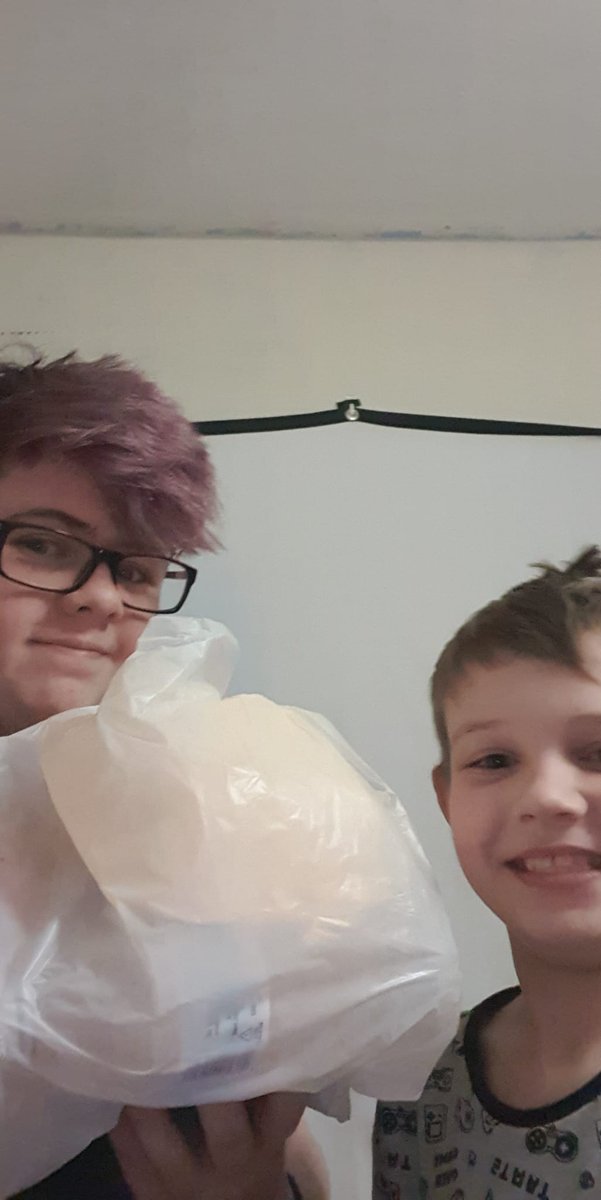 StAnnesAcademy's tweet photo. Spotted: Jack in Year 7 used his pocket money to buy his whole family a mid week takeaway treat! Great job Jack! #40ActsofKindness #Lent @cranmertrust https://t.co/U8YKxQOSWD