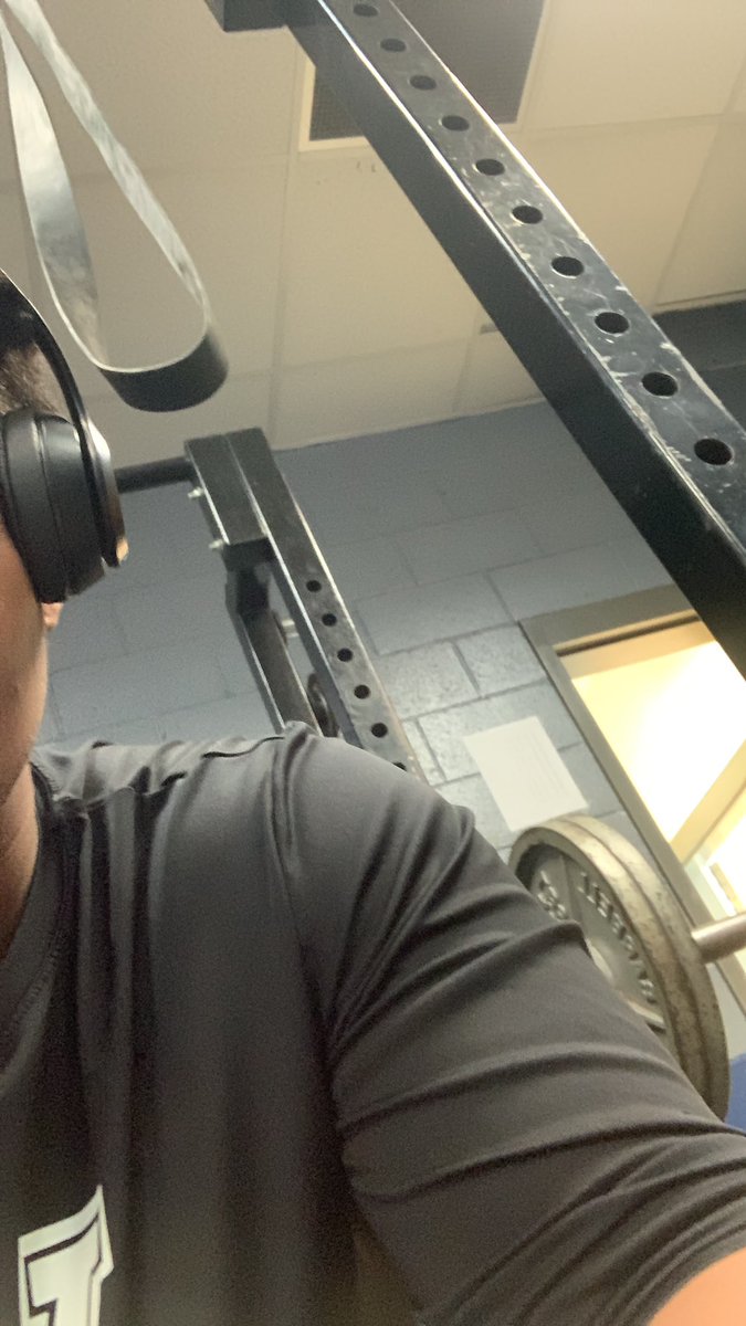 KendallFarmer_9's tweet image. In the lab with @dem0ney1 @harp_1k @Chaseo2k @ChristianP2024 @RicoZackery #TEAM 🎯