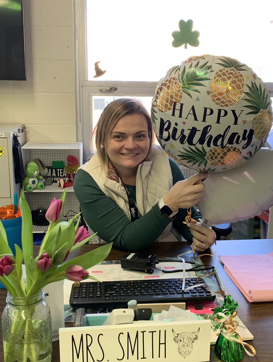 CandyMeta's tweet photo. Happy Birthday to one of the best @CRAMsEtlinger We hope you have a great day an amazing year 🤍🎉🎂@CRA_Bulldogs https://t.co/jOJYiWVonU