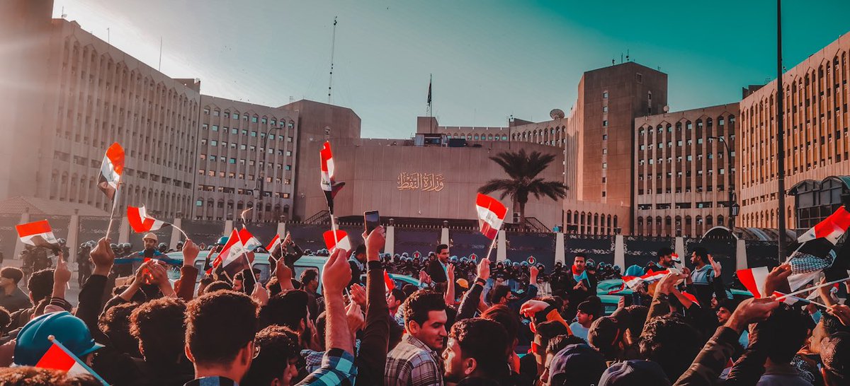 طلبة من نخبة المجتمع يتظاهرون ويتعرضون للضرب والقمع بسبب مطالبتهم بحقوقهم المشروعة ، اما آن الاوان ان ينصفون ؟؟؟
#تعيين_معاهد_النفط