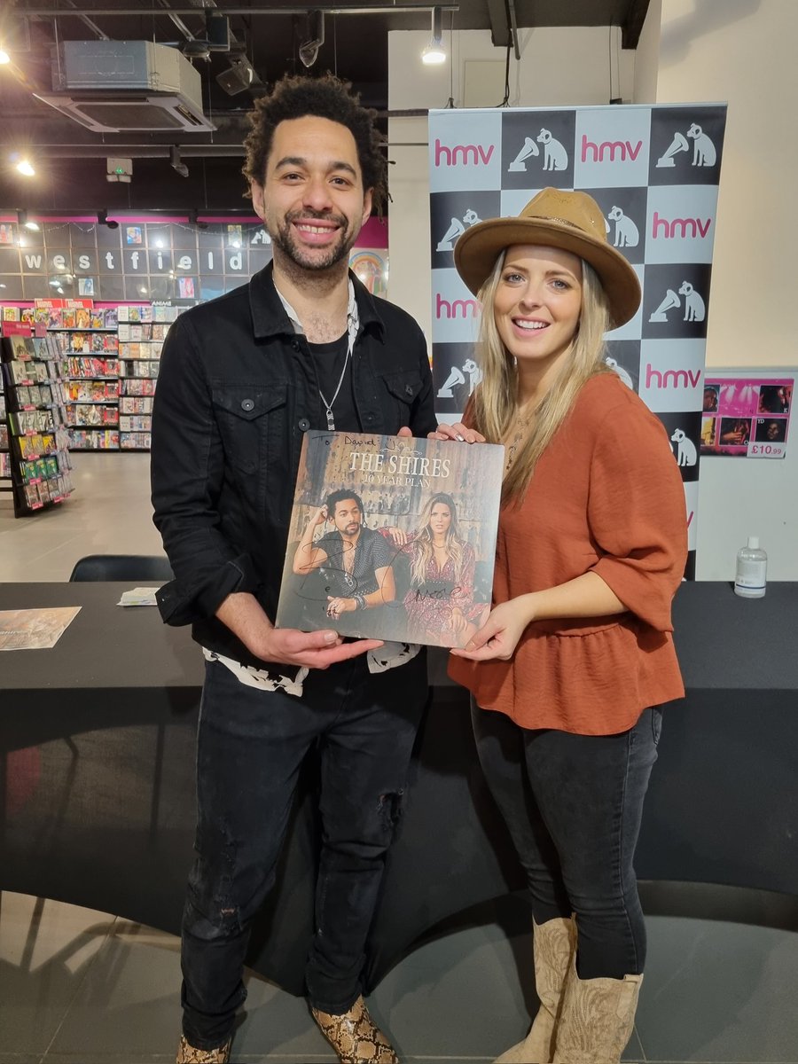 formuladave's tweet photo. Lovely to meet you both again and thanks for signing my #10yearplan LP #hmvwestfield #hmv. So looking forward to tonight's gig 🙂 @theshiresuk @benearle @crissie_rhodes @pryzm_kingston https://t.co/6afs9GCtYR
