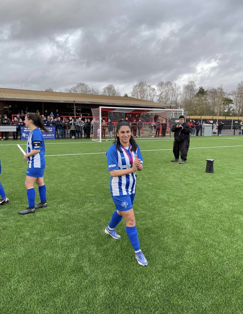 What a way to celebrate 10years of friendship with the league’s best keeper💙🤍💙
<a href="/becstobes/">becs</a> 
<a href="/n19elmiller/">Nigel Miller</a>