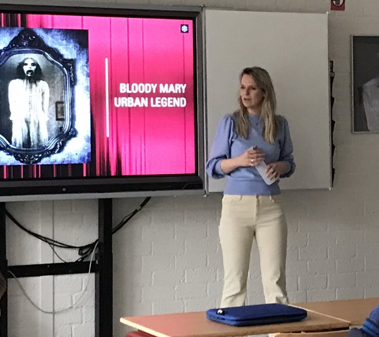 Dit soort lessen is altijd een feestje: vandaag bezocht YA-auteur <a href="/daniellebakhuis/">Daniëlle Bakhuis</a> onze leerlingen van het <a href="/Eckartcollege/">Eckartcollege</a>. #leesbevordering