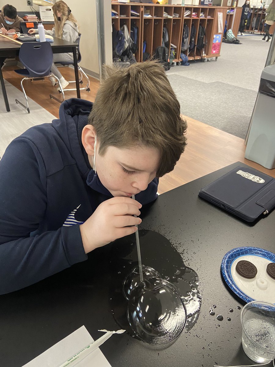 NoldJim's tweet photo. 7 Navigators investigating Pi with Lifesavers, Oreos and bubbles @hudsonohHMS https://t.co/49FYLiVkEZ