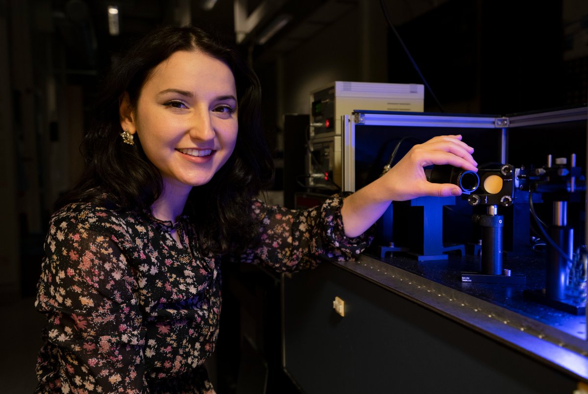 MunichQuantum's tweet photo. Congratulations also to Linda Qerimi (@linda_qer), who has developed the prize-winning experiment, and since recently is also part of the MQV Education & Outreach Team.
Find out more about #PhotonLab and the experiment at https://t.co/XsMd0ROGUk
#MQVeducation https://t.co/wIE8i5QaXP