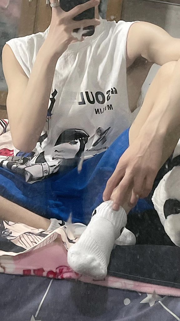 55800569A's tweet photo. 舔吗 https://t.co/WvEDVNtttm