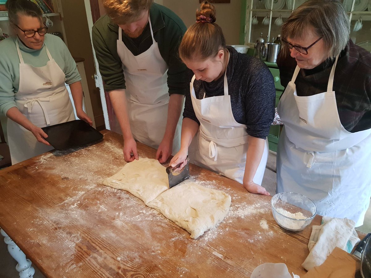 panaryuk's tweet photo. Excellent group, including one beginner. At Ashley Court, Devon, on PANARY Residential course https://t.co/qGTySRvsoV