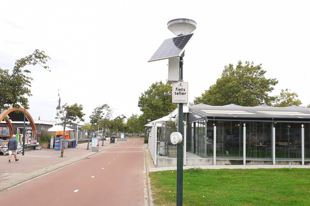 Ralph van den Boom - Adviseur Mobiliteit - van de Gemeente Bergen op Zoom vertelt over zijn ervaringen met de Signum. “Wij hebben met de Signum gegevens verzameld over het drukste fietspad van Bergen op Zoom. Lees hier meer: lnkd.in/eakaqEzb

#signum #fietspad #fietsteller