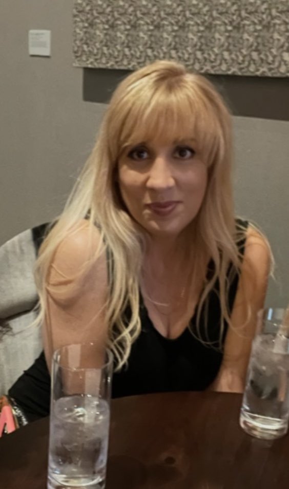 TheRealDee71's tweet image. I was gonna let it go but these are for “Carol” in my DM’s that said it’s sad that I feel like I have to use filters all the time…firstly, I don’t all the time and second I can if I want😒
But here ya go 👇 #unfiltered and 50 🖕