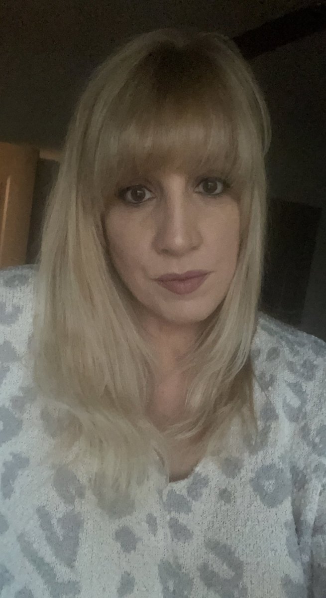 TheRealDee71's tweet image. I was gonna let it go but these are for “Carol” in my DM’s that said it’s sad that I feel like I have to use filters all the time…firstly, I don’t all the time and second I can if I want😒
But here ya go 👇 #unfiltered and 50 🖕