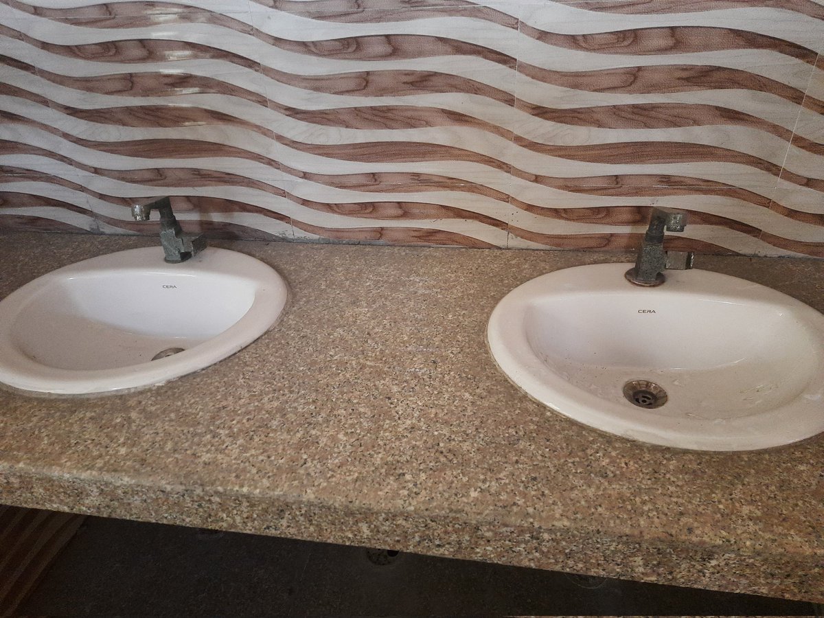 _misu___'s tweet photo. This is the reality of Lakshmibai College of Delhi University. 
Students are forced to control pee all day long &amp; at the same time there is no water for drinking or facility of any kind to dispose off sanitary nakpins.
Lack of proper sanitation has also made us prone to UTIs. 2/3 https://t.co/B8La0kkOZt