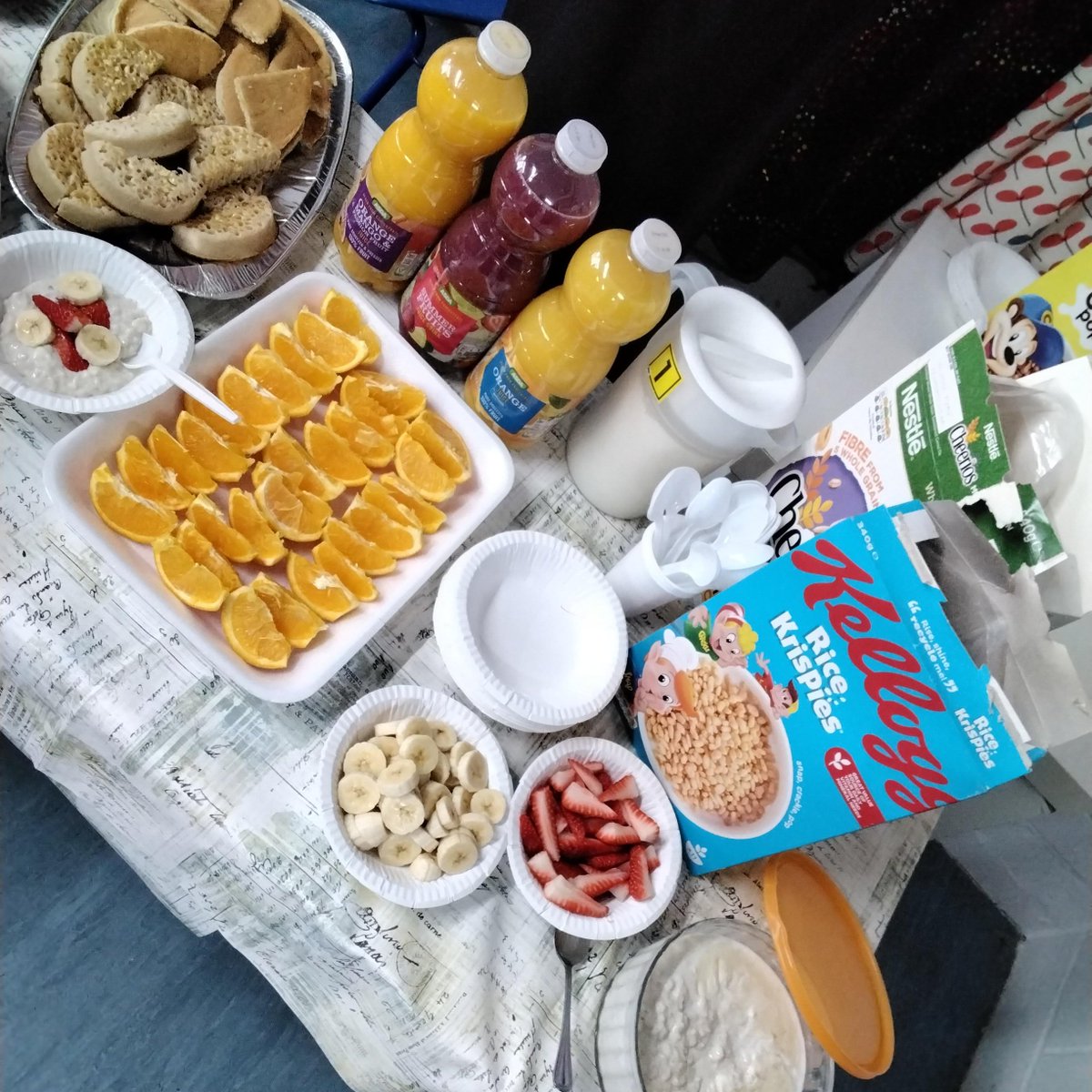 ParadisePrimary's tweet photo. 💤 PYJAMA PARTY 💤
Children had a fantastic time showing off their #pyjamas to their friends and sharing #breakfast 🥣🍞🧇🍳.
They designed and decorated their own pyjamas and sleep eye masks.
Most importantly, children reiterated the #sunnahs of #sleeping 🛌 and waking up🌅. https://t.co/2630PBBiJR