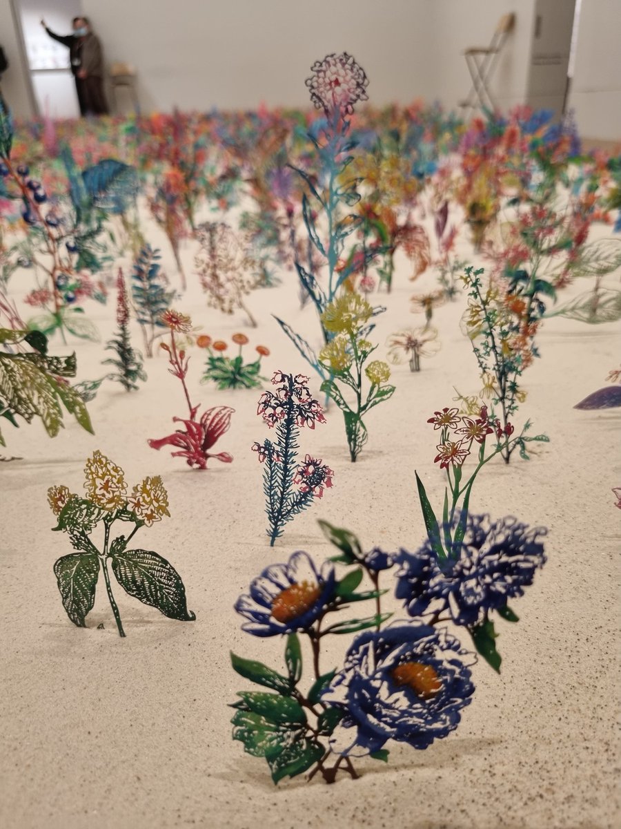 stillyersmith's tweet photo. I've seen this @ZadokBenDavid exhibition at @kewgardens three times now and it still amazes me, my favourite changes everytime too! https://t.co/e3oEAYzMyv