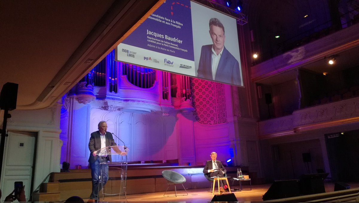 Taimaz's tweet image. Jacques Baudrier (PCF) : &quot;il ne nous paraît pas réaliste de demander aux Français de déplacer beaucoup moins. Un peu moins à la limite&quot;. #automobile2022