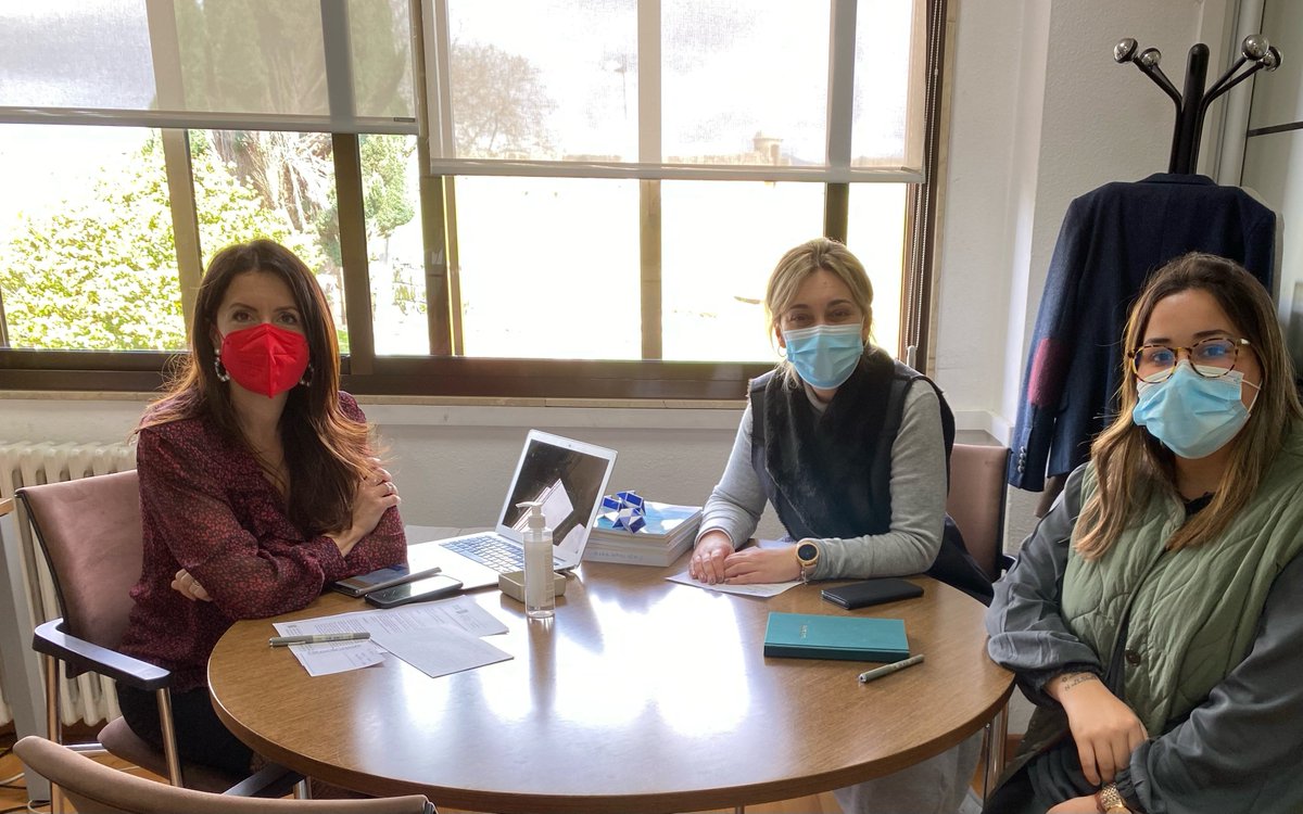 cratofobia's tweet photo. Qué gozada poder compartir proyecto educativo @GraoDXP @facdxp con @MariaDe_Gomez  😍 
#GraciasConcelloVigo 👏����
#AlumnaPracticasDXP 🤩
@vicerreitoriaPO 
@uvigo https://t.co/mY1HUgfdzt