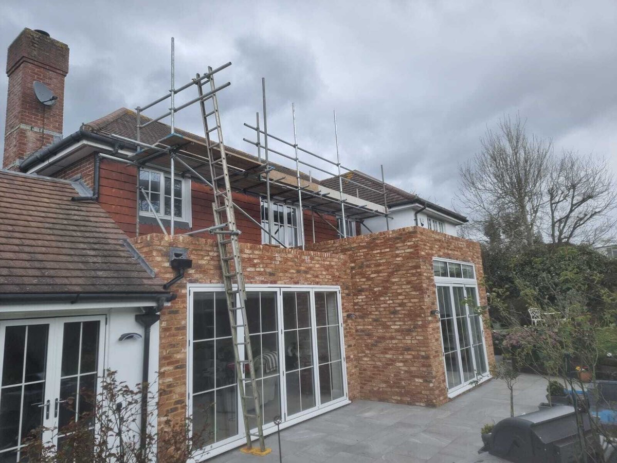 Monday mornings👷‍♂️👷‍♂️👷‍♂️⬆ #fbsscaffolding #fbsscaffolders #domestic #residential