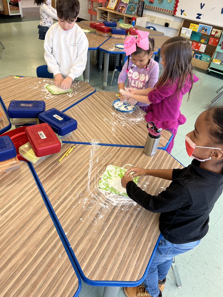 PFainUPK's tweet photo. UPK-B had a great time during our 5 Senses Unit. We tasted different foods, smelt essential oils, made egg shakers, stuck our hands in a mystery box, made Oobleck, and went on a nature walk. #prekfun #learningthroughplay https://t.co/e4wEI9ja9Q